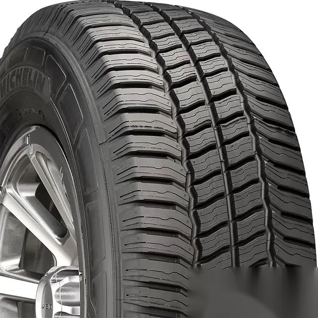 Michelin Agilis CrossClimate Tire LT285/70 R17 121R E1 BSW